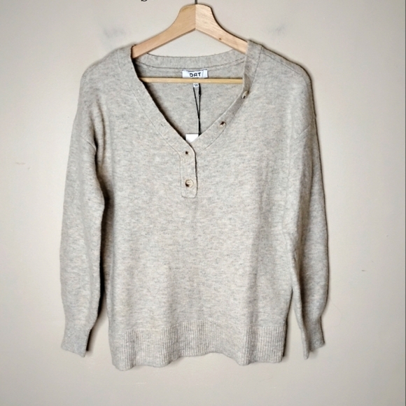 NWT OAT NY Henley Sweater XS Oatmeal Soft Knit Long Sleeve Minimalist - Picture 2 of 9